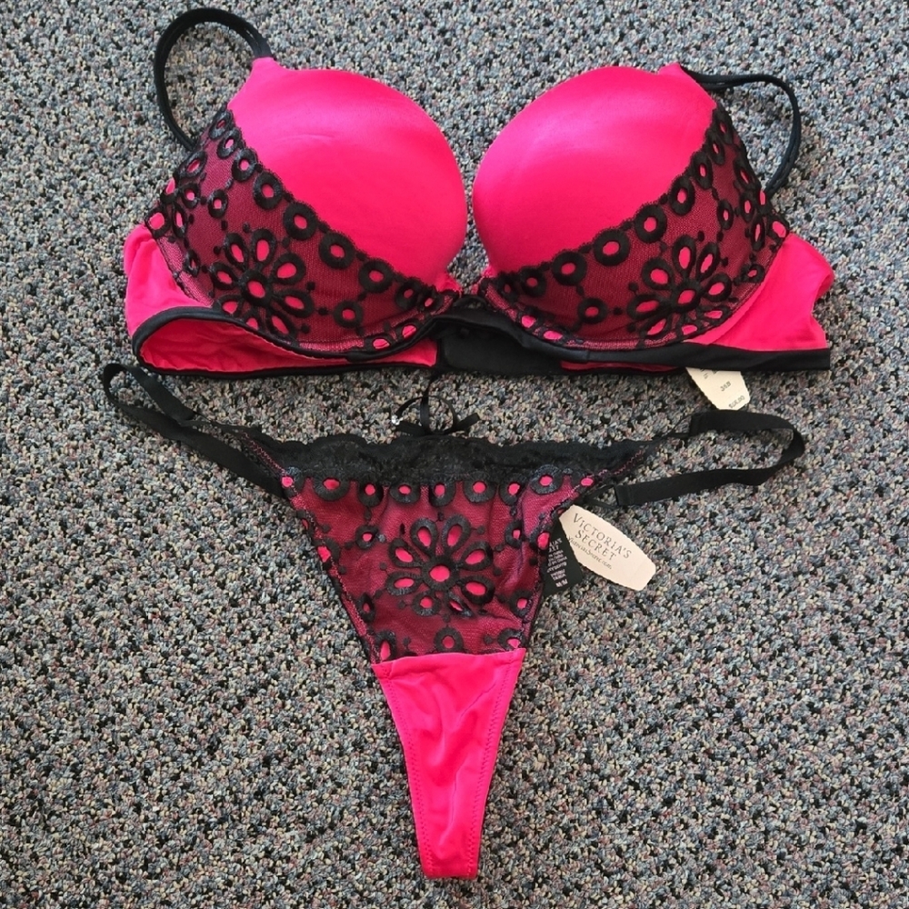 Victoria's Secret Pink and Black Lace Bra Set
